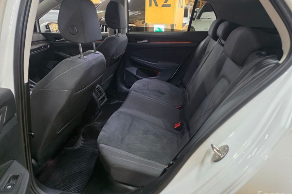 2022 Volkswagen Golf с пробегом 22 560 км