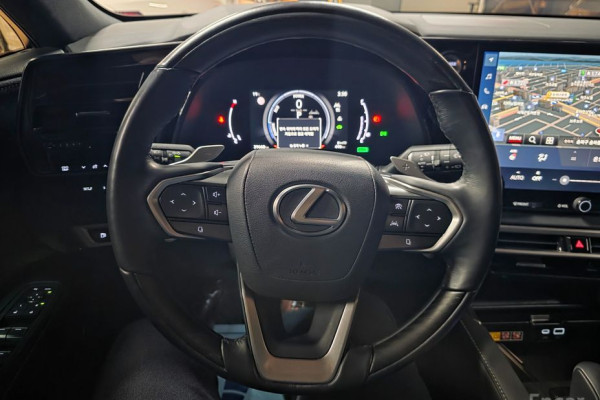 2023 Lexus RX с пробегом 39 660 км