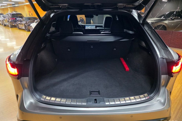 2023 Lexus RX с пробегом 39 660 км