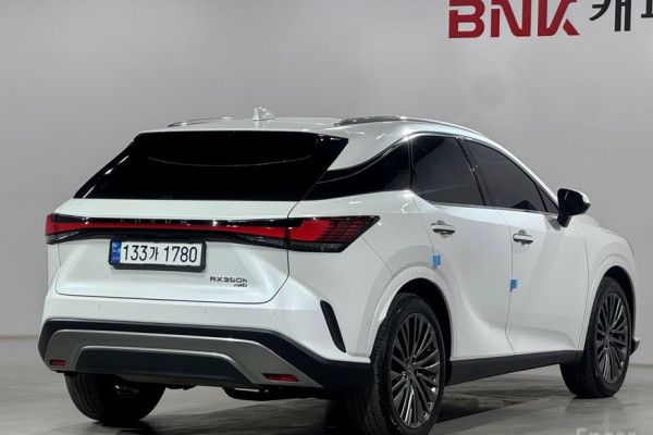 2023 Lexus RX с пробегом 112 989 км