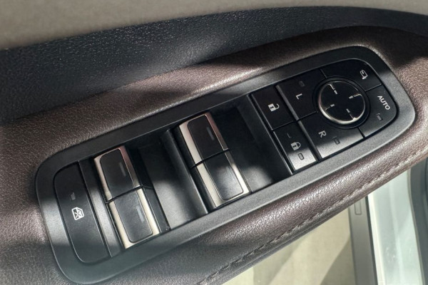 2023 Lexus RX с пробегом 112 989 км