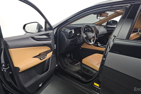 2023 Lexus NX с пробегом 30 622 км