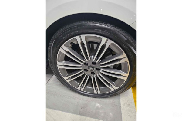 2023 Land Rover Range Rover с пробегом 7 337 км