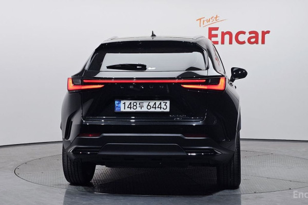 2023 Lexus NX с пробегом 14 730 км