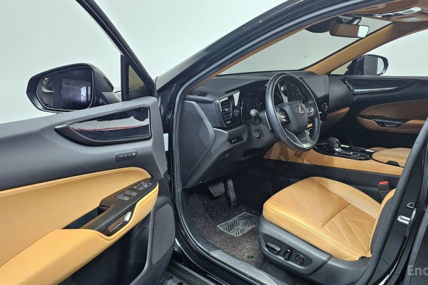 2023 Lexus NX с пробегом 14 730 км