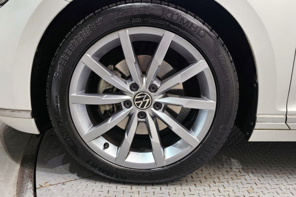 2022 Volkswagen Passat с пробегом 38 584 км