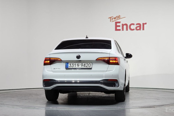 2022 Volkswagen Jetta с пробегом 35 759 км