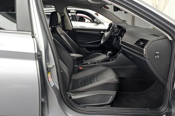 2022 Volkswagen Jetta с пробегом 65 941 км