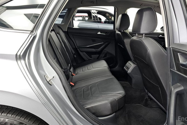 2022 Volkswagen Jetta с пробегом 65 941 км