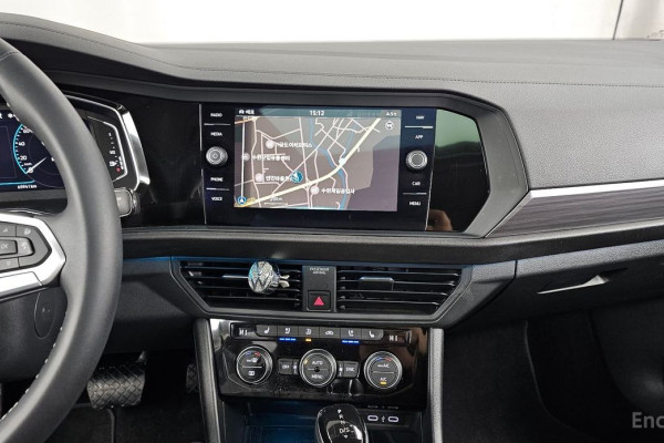 2022 Volkswagen Jetta с пробегом 65 941 км