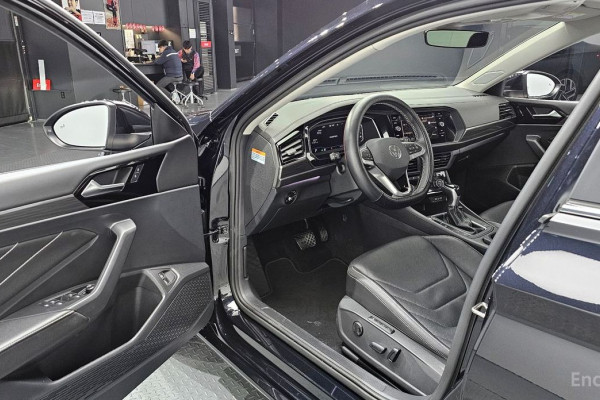 2022 Volkswagen Jetta с пробегом 56 703 км