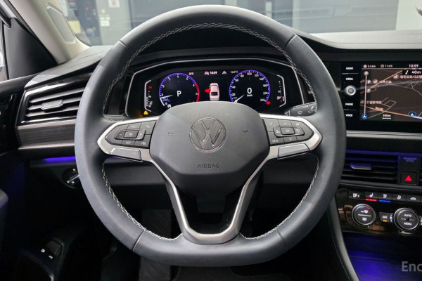 2022 Volkswagen Jetta с пробегом 23 968 км