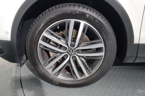 2022 Volkswagen Tiguan с пробегом 32 034 км