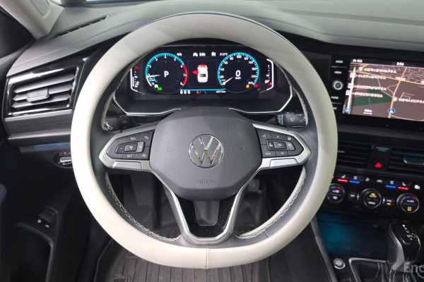 2022 Volkswagen Jetta с пробегом 48 711 км