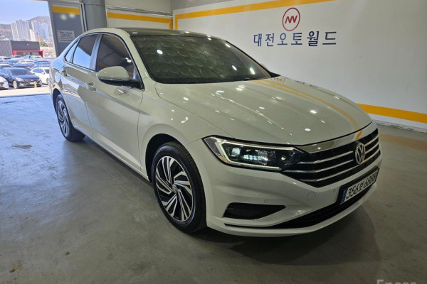 2021 Volkswagen Jetta с пробегом 48 256 км