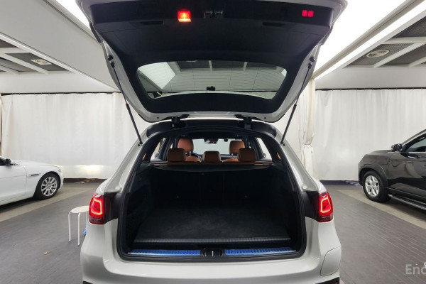 2022 Mercedes-Benz GLC с пробегом 83 332 км