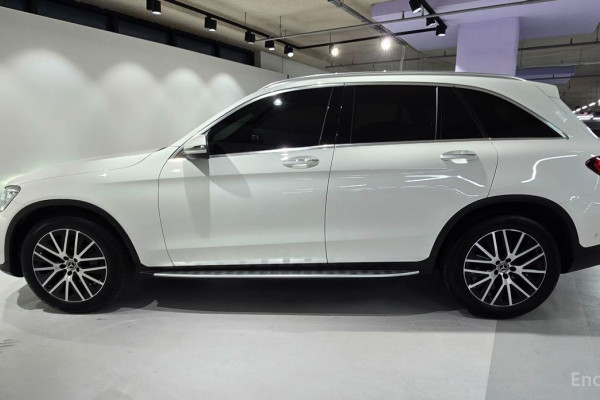 2021 Mercedes-Benz GLC с пробегом 48 266 км