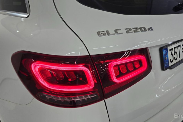 2021 Mercedes-Benz GLC с пробегом 48 266 км
