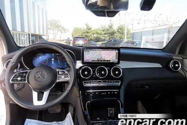 2021 Mercedes-Benz GLC с пробегом 81 162 км