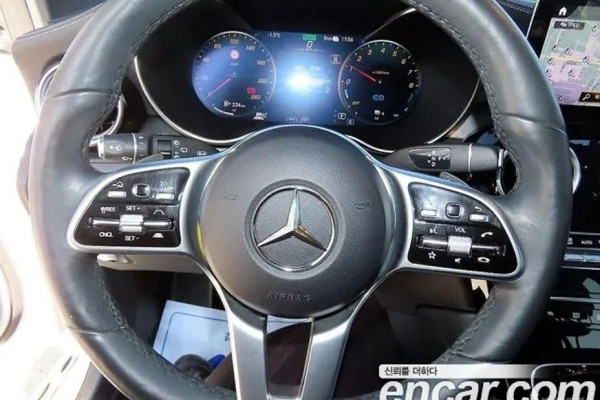 2021 Mercedes-Benz GLC с пробегом 81 162 км
