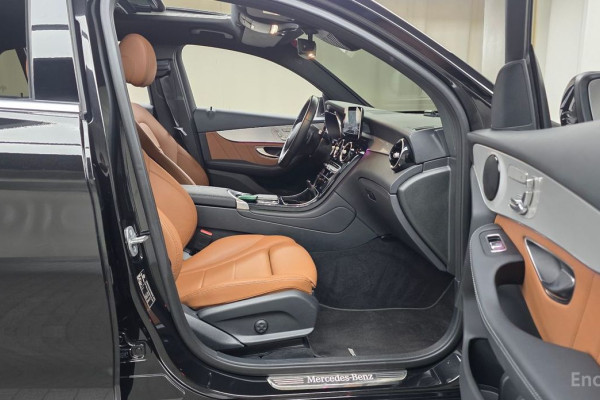 2021 Mercedes-Benz GLC с пробегом 56 806 км