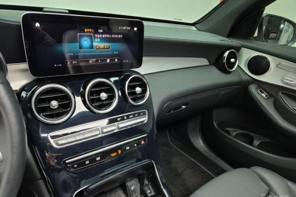 2021 Mercedes-Benz GLC с пробегом 63 905 км