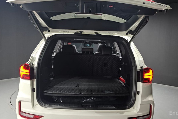 2024 SsangYong Rexton с пробегом 8 682 км