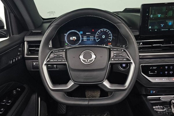 2024 SsangYong Rexton с пробегом 10 736 км