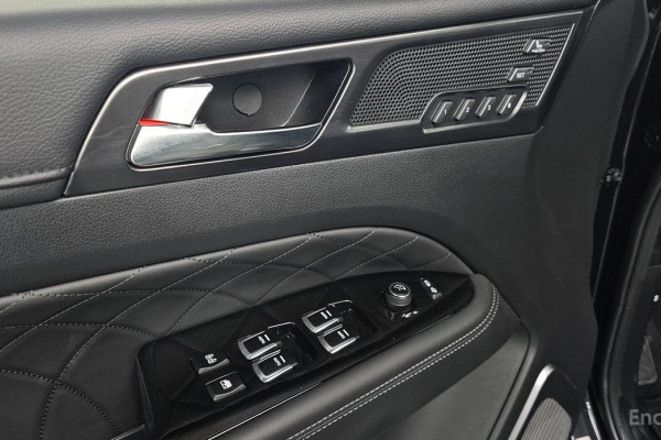 2024 SsangYong Rexton с пробегом 10 736 км