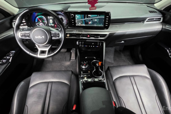 2022 Kia K5 с пробегом 77 275 км