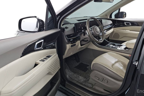 2023 Kia Carnival с пробегом 48 950 км