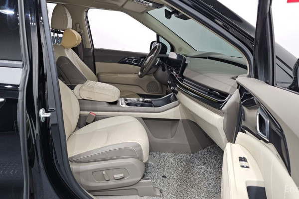 2023 Kia Carnival с пробегом 48 950 км