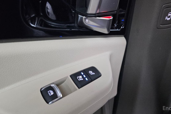 2023 Kia Carnival с пробегом 48 950 км