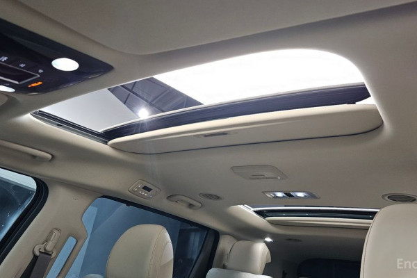 2023 Kia Carnival с пробегом 48 950 км