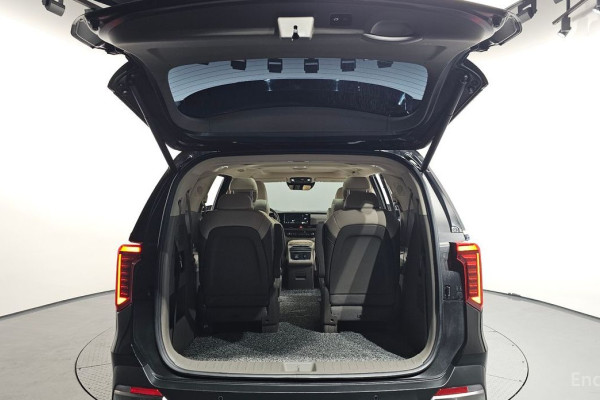 2023 Kia Carnival с пробегом 48 950 км