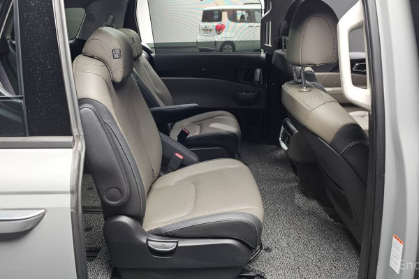 2024 Kia Carnival с пробегом 42 513 км