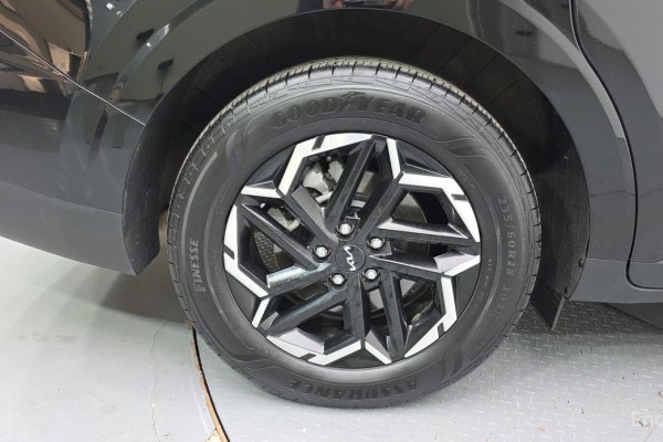 2025 Kia Carnival с пробегом 20 403 км