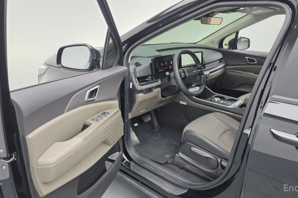 2025 Kia Carnival с пробегом 20 403 км