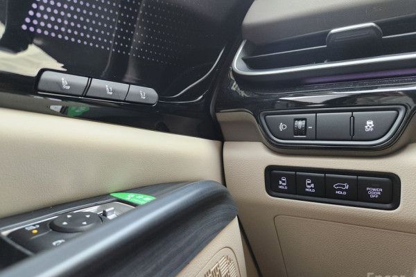 2023 Kia Carnival с пробегом 22 015 км