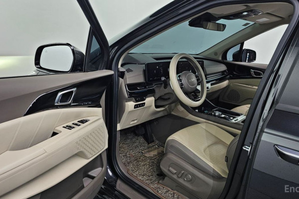 2024 Kia Carnival с пробегом 28 696 км