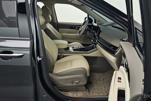 2024 Kia Carnival с пробегом 28 696 км