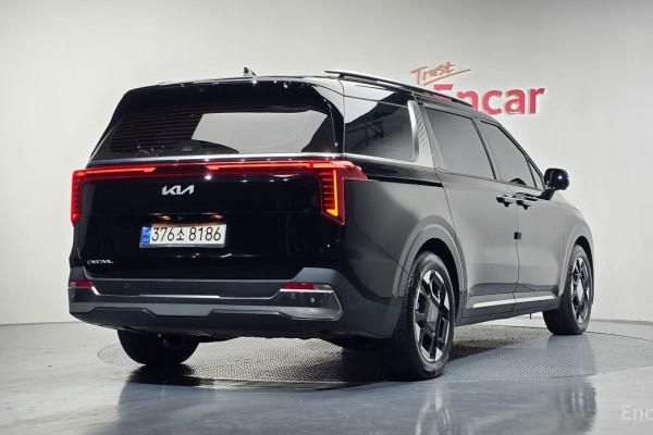 2023 Kia Carnival с пробегом 33 862 км