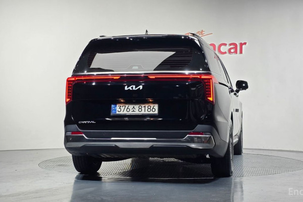 2023 Kia Carnival с пробегом 33 862 км