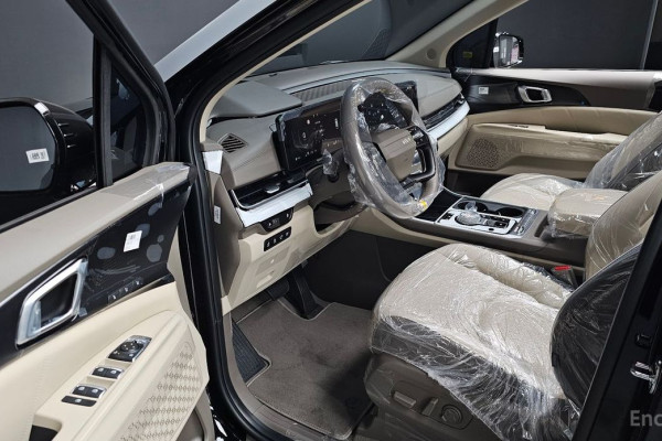 2025 Kia Carnival с пробегом 36 км