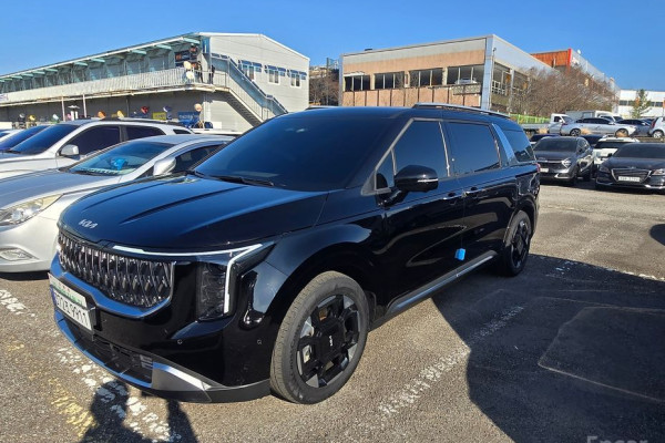 2024 Kia Carnival с пробегом 41 000 км