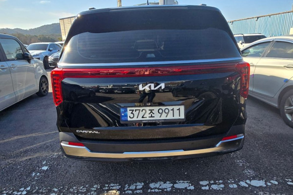 2024 Kia Carnival с пробегом 41 000 км