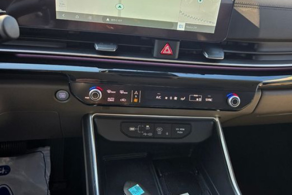 2024 Kia Carnival с пробегом 41 000 км