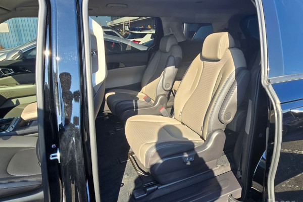 2024 Kia Carnival с пробегом 41 000 км