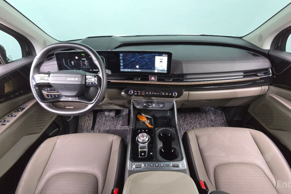 2025 Kia Carnival с пробегом 6 284 км