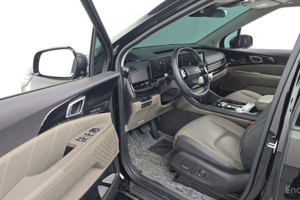 2025 Kia Carnival с пробегом 6 284 км